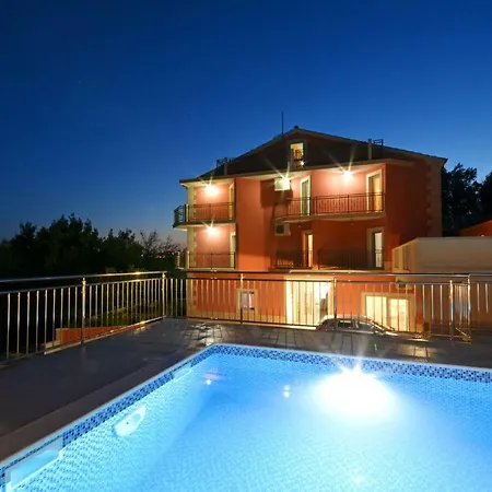 شقة Apartman Lucic *