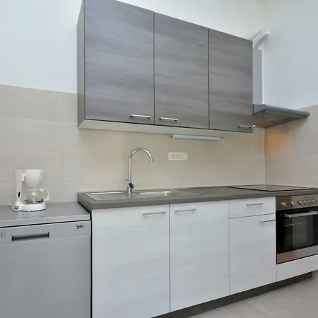 Apartman Lucic شقة سبليت