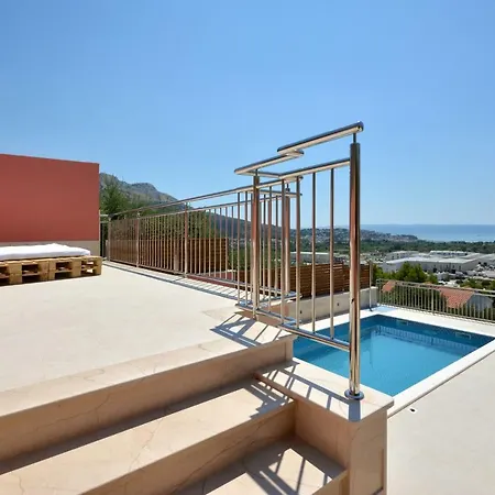 Apartman Lucic شقة سبليت