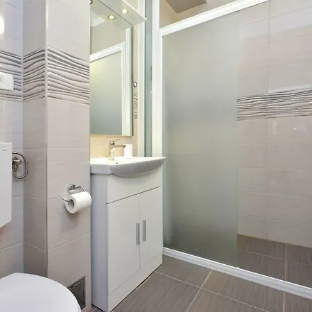Apartman Lucic شقة سبليت