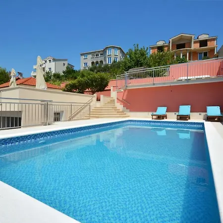 Apartman Lucic شقة سبليت