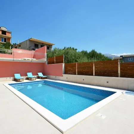 Apartman Lucic شقة سبليت